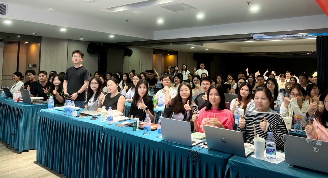 f298819f66272e28a80913263c396acb.jpg 深圳仨合科技有限公司亚马逊高阶特训营江小鱼老师授课现场照2.jpg
